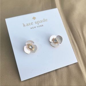🌸Kate Spade 2 in 1 Flower and Pearl Earrings 🌸